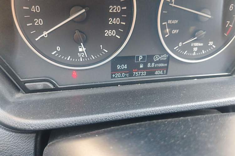 Used BMW X1 2016 sDrive18Li Fashion Model Odometer Close Up