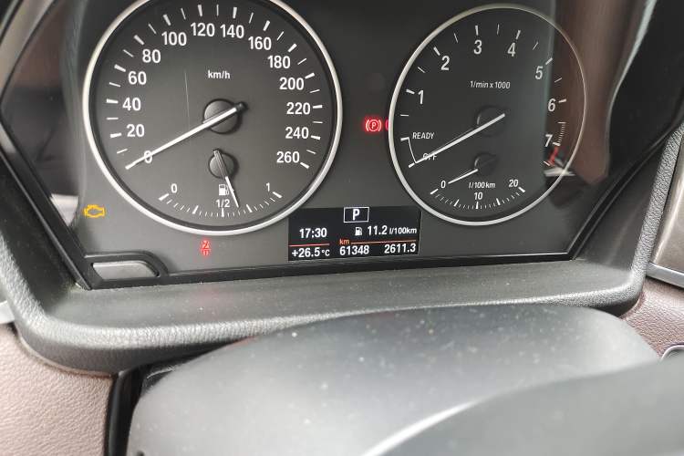 Used BMW X1 2016 sDrive18Li Luxury Model Odometer Close Up
