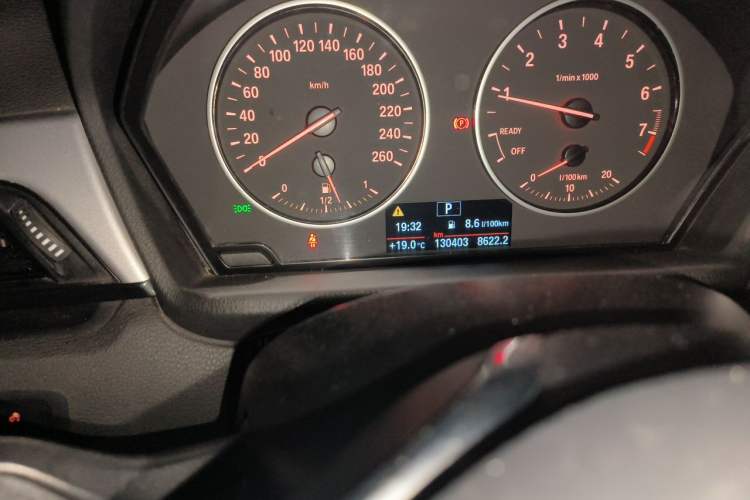 Used BMW X1 2016 sDrive18Li Premium Edition Odometer Close Up