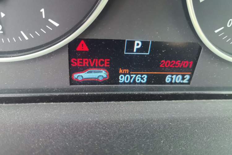 Used BMW X1 2016 sDrive18Li Premium Edition Odometer Close Up