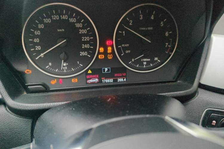 Used BMW X1 2016 sDrive18Li Fashion Model Odometer Close Up