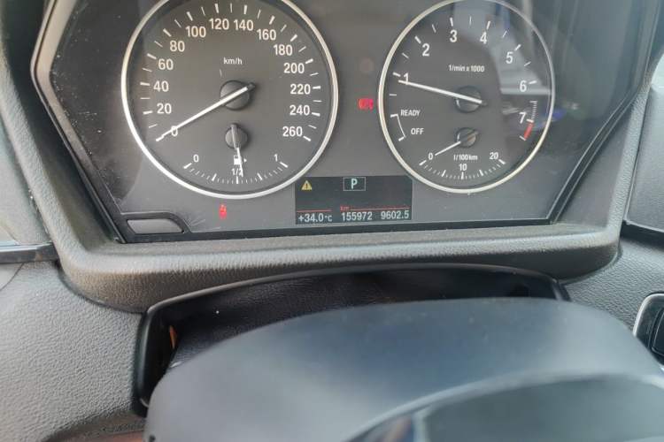 Used BMW X1 2016 sDrive18Li Fashion Model Odometer Close Up