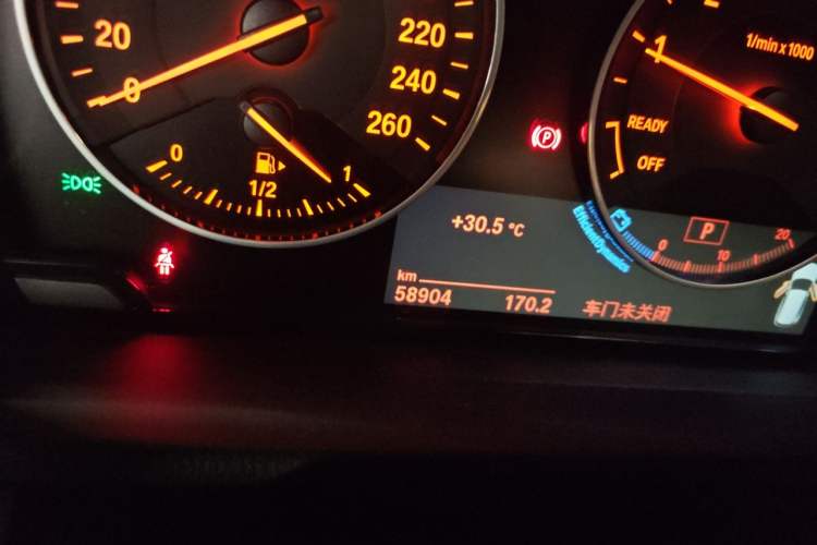 Used BMW X1 2016 xDrive20Li Luxury Model Odometer Close Up