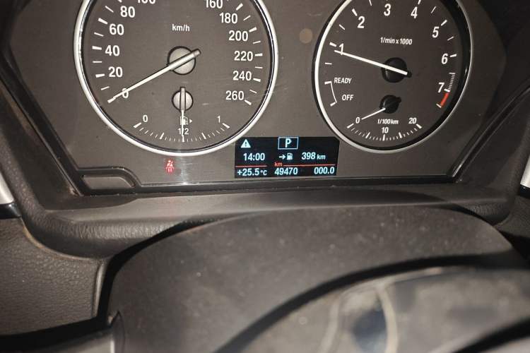Used BMW X1 2016 sDrive18Li Fashion Model Odometer Close Up