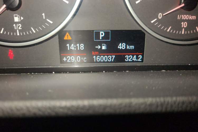 Used BMW X1 2016 sDrive18Li Luxury Model Odometer Close Up