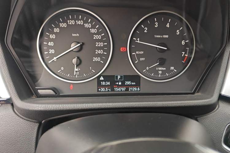 Used BMW X1 2016 sDrive18Li Fashion Model Odometer Close Up
