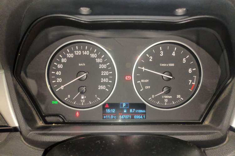 Used BMW X1 2016 sDrive18Li Fashion Model Odometer Close Up