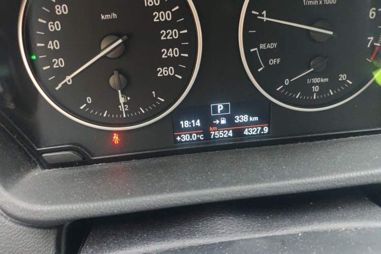 Used BMW X1 2016 sDrive18Li Premium Edition Odometer Close Up
