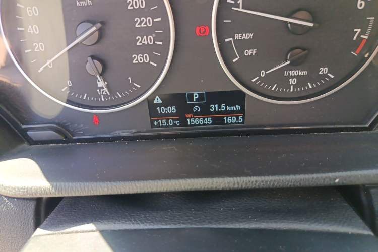 Used BMW X1 2016 sDrive18Li Premium Edition Odometer Close Up
