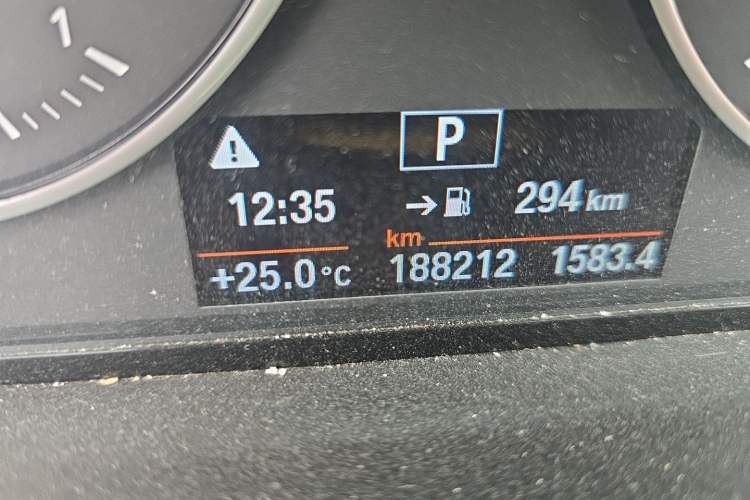 Used BMW X1 2016 sDrive18Li Fashion Model Odometer Close Up