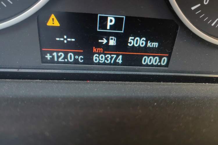 Used BMW X1 2016 sDrive18Li Fashion Model Odometer Close Up