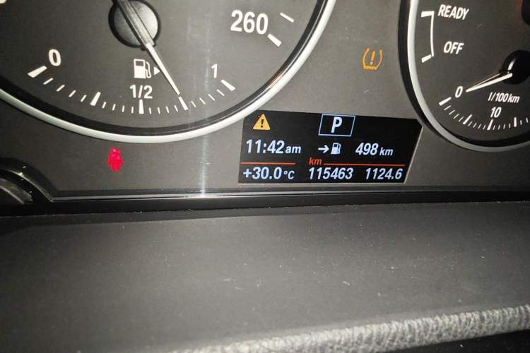 Used BMW X1 2016 sDrive18Li Luxury Model Odometer Close Up