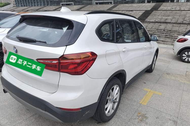 Used BMW X1 2016 sDrive18Li Fashion Model Rear Right 45 Deg