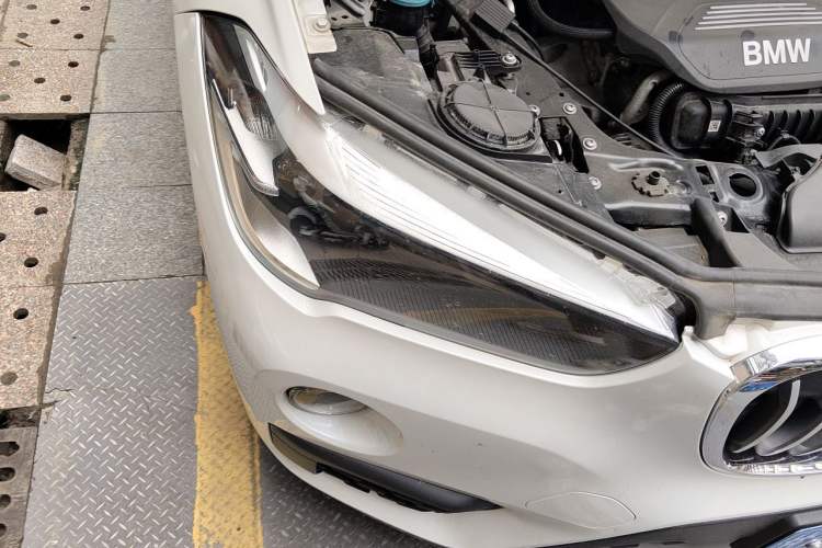 Used BMW X1 2016 sDrive18Li Fashion Model Right Front Headlight
