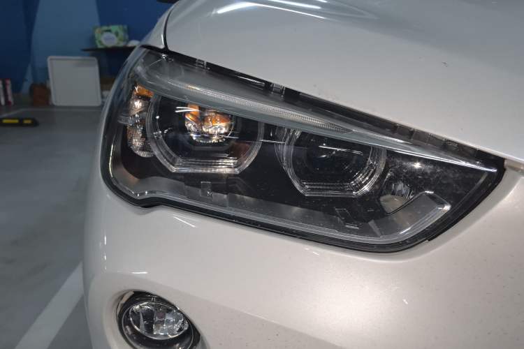 Used BMW X1 2016 sDrive18Li Premium Edition Right Front Headlight