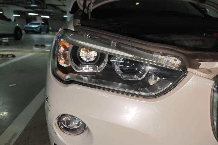 Used BMW X1 2016 sDrive18Li Premium Edition Right Front Headlight