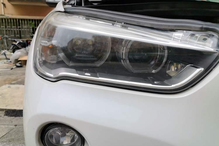 Used BMW X1 2016 sDrive18Li Premium Edition Right Front Headlight