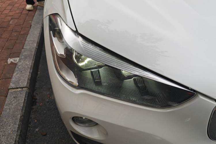 Used BMW X1 2016 sDrive18Li Fashion Model Right Front Headlight