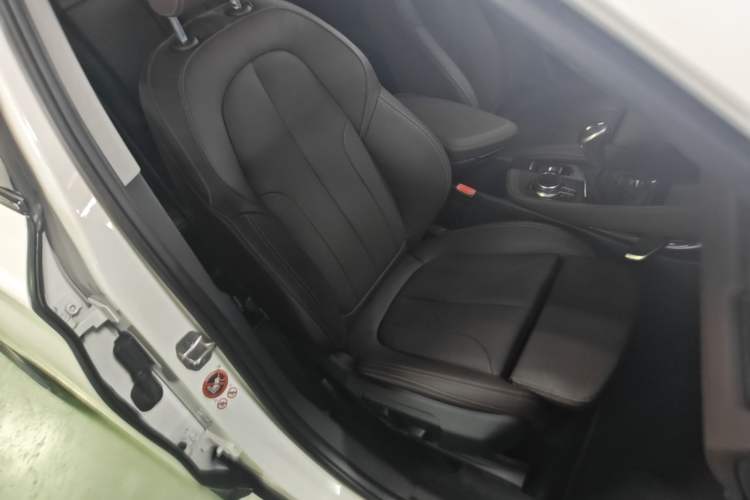 Used BMW X1 2016 xDrive20Li Luxury Model Right Front Seat