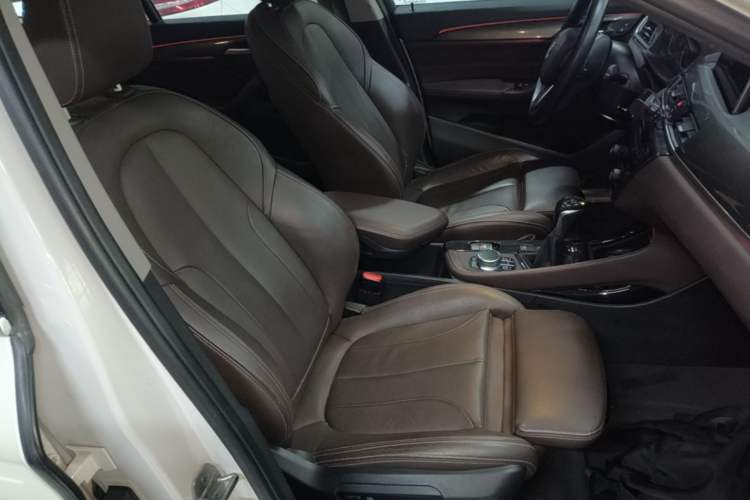 Used BMW X1 2016 xDrive20Li Luxury Model Right Front Seat