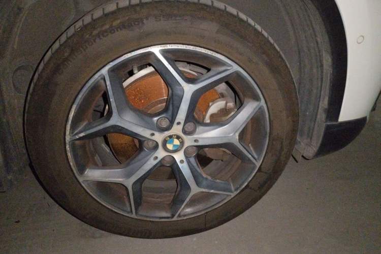 Used BMW X1 2016 xDrive20Li Luxury Model Right Front Wheel Hub