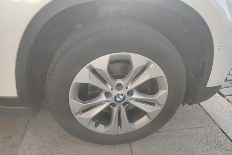 Used BMW X1 2016 sDrive18Li Premium Edition Right Front Wheel Hub
