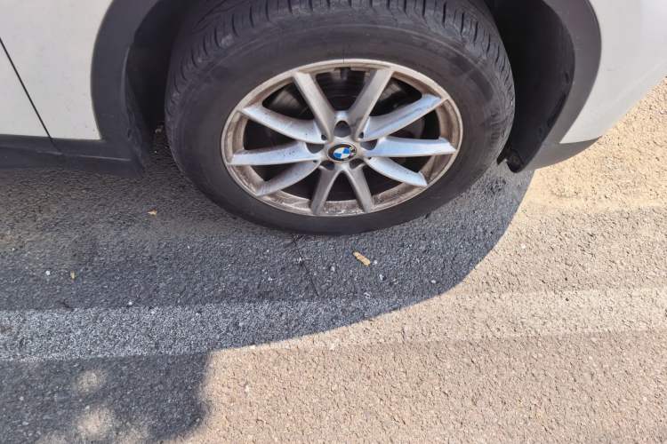 Used BMW X1 2016 sDrive18Li Fashion Model Right Front Wheel Hub