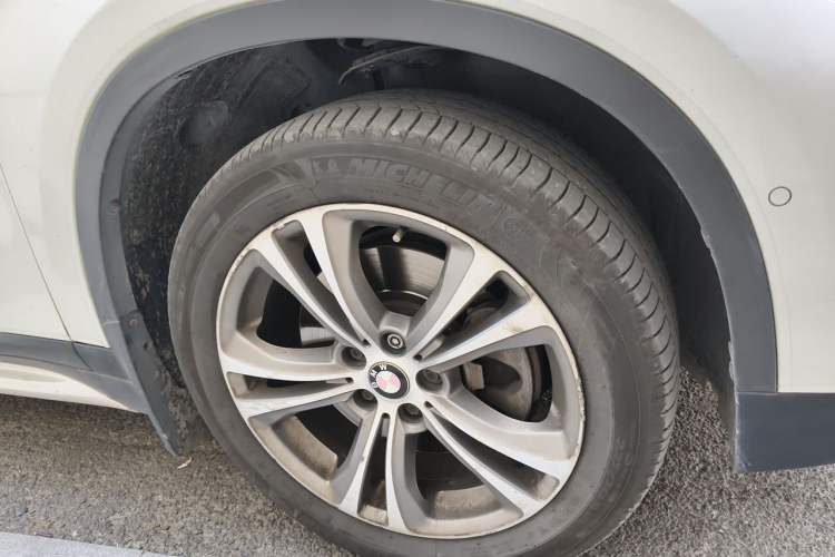 Used BMW X1 2016 sDrive20Li Luxury Model Right Front Wheel Hub