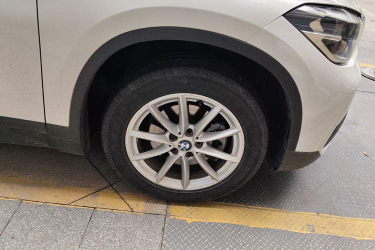 Used BMW X1 2016 sDrive18Li Fashion Model Right Front Wheel Hub