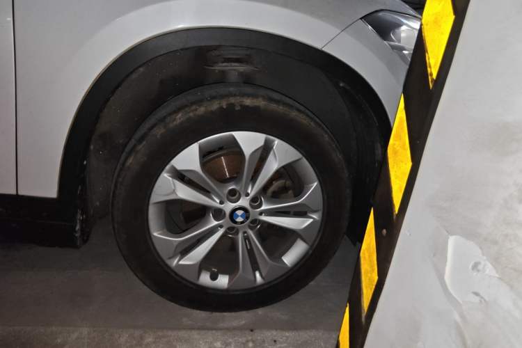 Used BMW X1 2016 sDrive18Li Premium Edition Right Front Wheel Hub