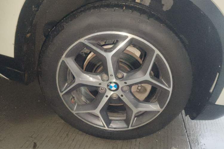 Used BMW X1 2016 sDrive18Li Luxury Model Right Front Wheel Hub