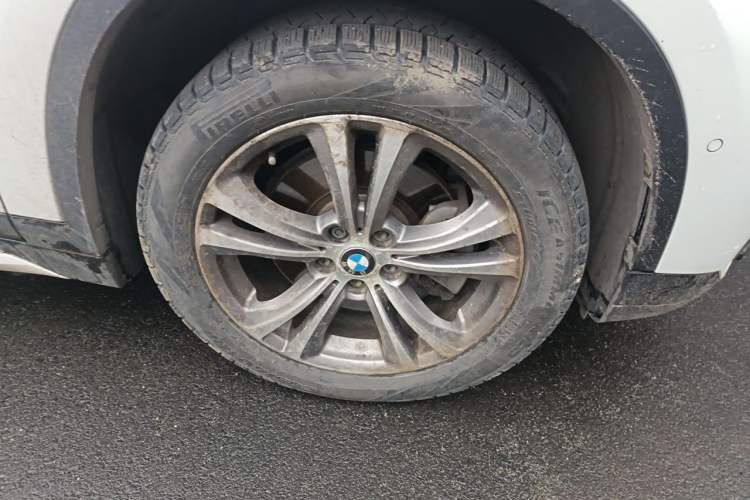 Used BMW X1 2016 sDrive20Li Luxury Model Right Front Wheel Hub