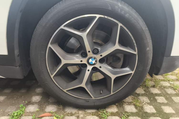 Used BMW X1 2016 sDrive20Li Luxury Model Right Front Wheel Hub