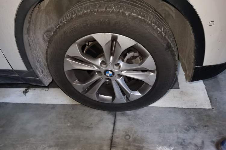 Used BMW X1 2016 sDrive18Li Premium Edition Right Front Wheel Hub
