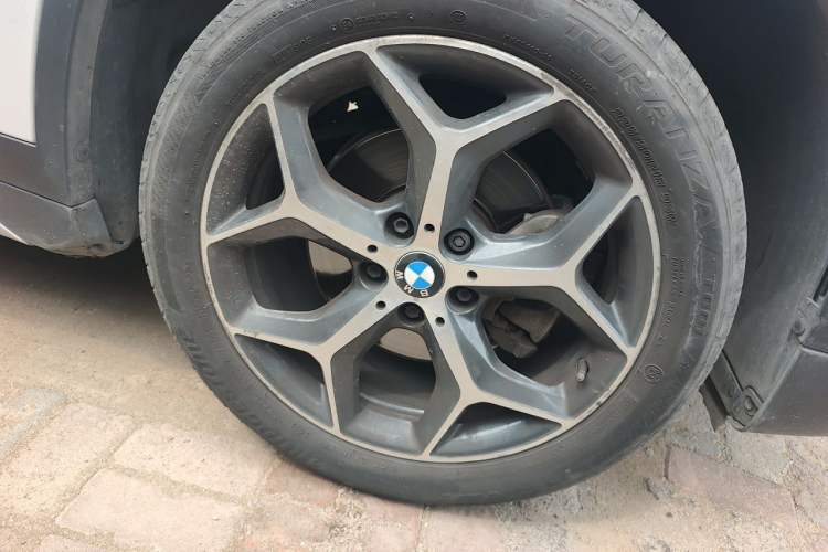 Used BMW X1 2016 sDrive18Li Luxury Model Right Front Wheel Hub