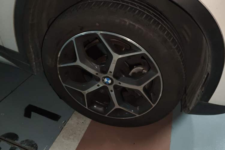 Used BMW X1 2016 sDrive20Li Luxury Model Right Front Wheel Hub