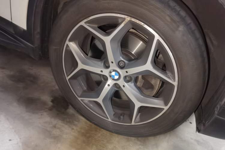 Used BMW X1 2016 xDrive20Li Luxury Model Right Front Wheel Hub