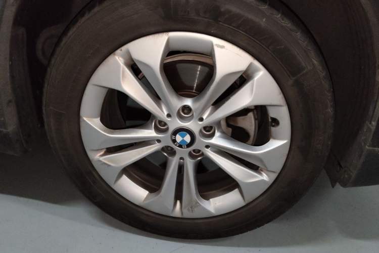 Used BMW X1 2016 sDrive18Li Premium Edition Right Front Wheel Hub