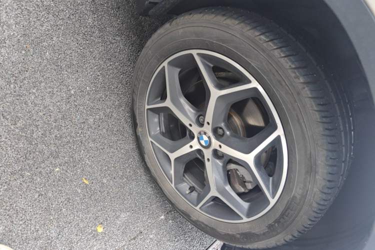Used BMW X1 2016 xDrive20Li Luxury Model Right Front Wheel Hub