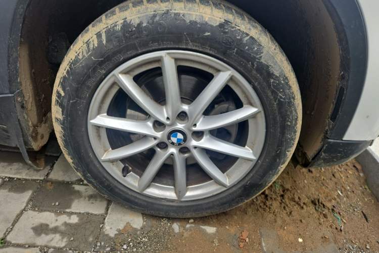 Used BMW X1 2016 sDrive18Li Fashion Model Right Front Wheel Hub