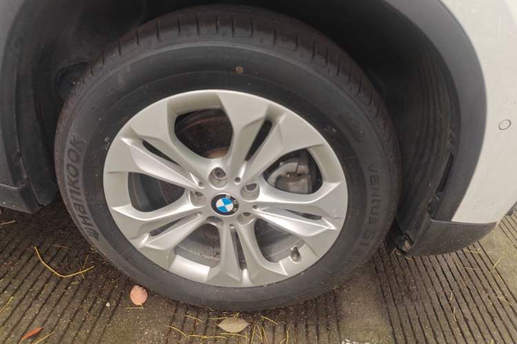 Used BMW X1 2016 sDrive18Li Premium Edition Right Front Wheel Hub