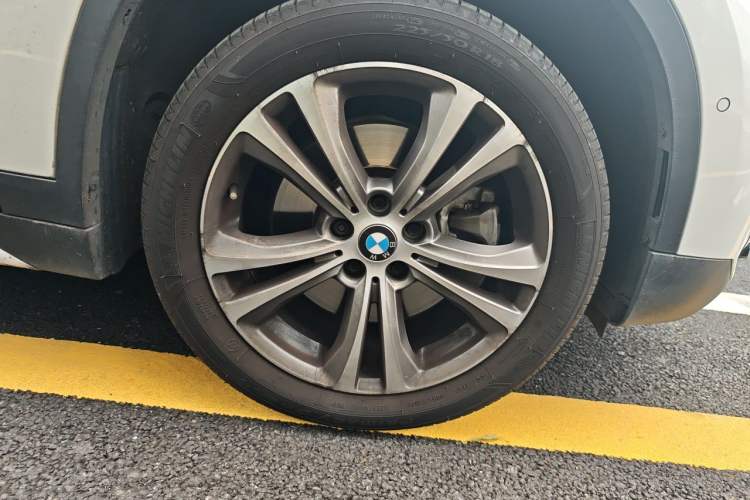 Used BMW X1 2016 sDrive20Li Luxury Model Right Front Wheel Hub