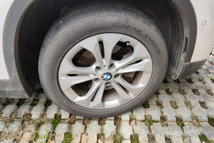 Used BMW X1 2016 sDrive18Li Premium Edition Right Front Wheel Hub