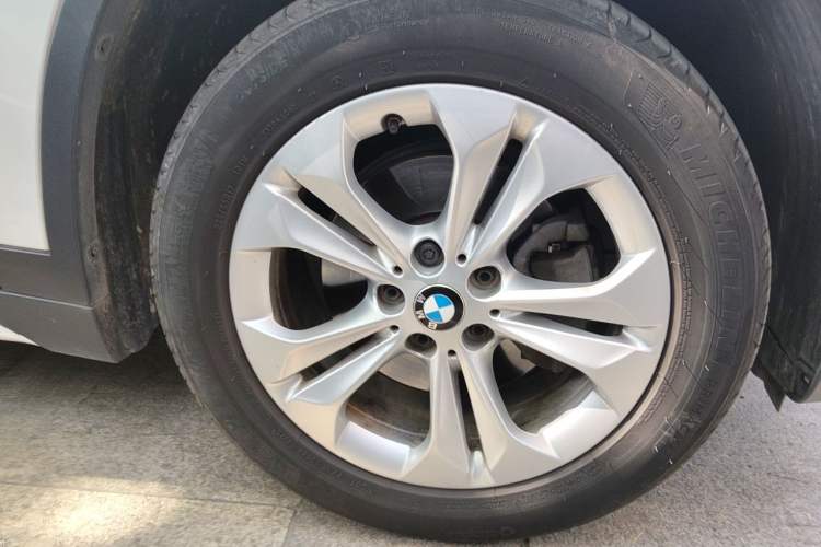 Used BMW X1 2016 sDrive18Li Premium Edition Right Front Wheel Hub