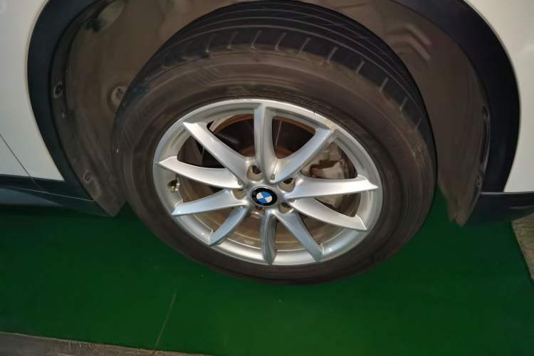Used BMW X1 2016 sDrive18Li Fashion Model Right Front Wheel Hub