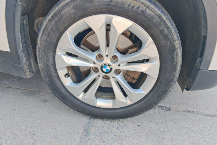 Used BMW X1 2016 sDrive18Li Premium Edition Right Front Wheel Hub