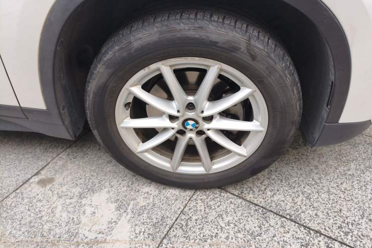 Used BMW X1 2016 sDrive18Li Fashion Model Right Front Wheel Hub