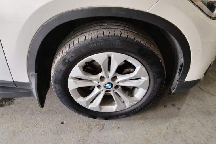 Used BMW X1 2016 sDrive18Li Premium Edition Right Front Wheel Hub