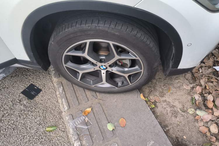 Used BMW X1 2016 sDrive18Li Luxury Model Right Front Wheel Hub
