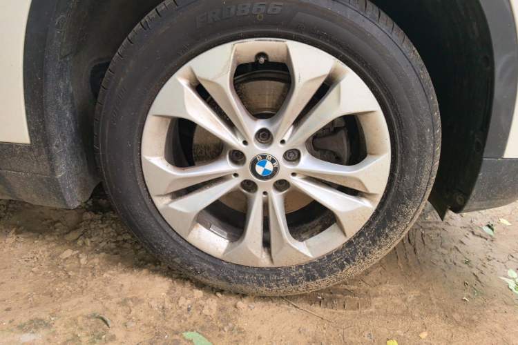 Used BMW X1 2016 sDrive18Li Premium Edition Right Front Wheel Hub